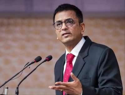 रिटायरमेंट के महीनों बाद भी पूर्व सीजेआई चंद्रचूड़ सरकारी बंगले में क्यों रह रहे हैं? सुप्रीम कोर्ट ने दिखाई सख्ती..